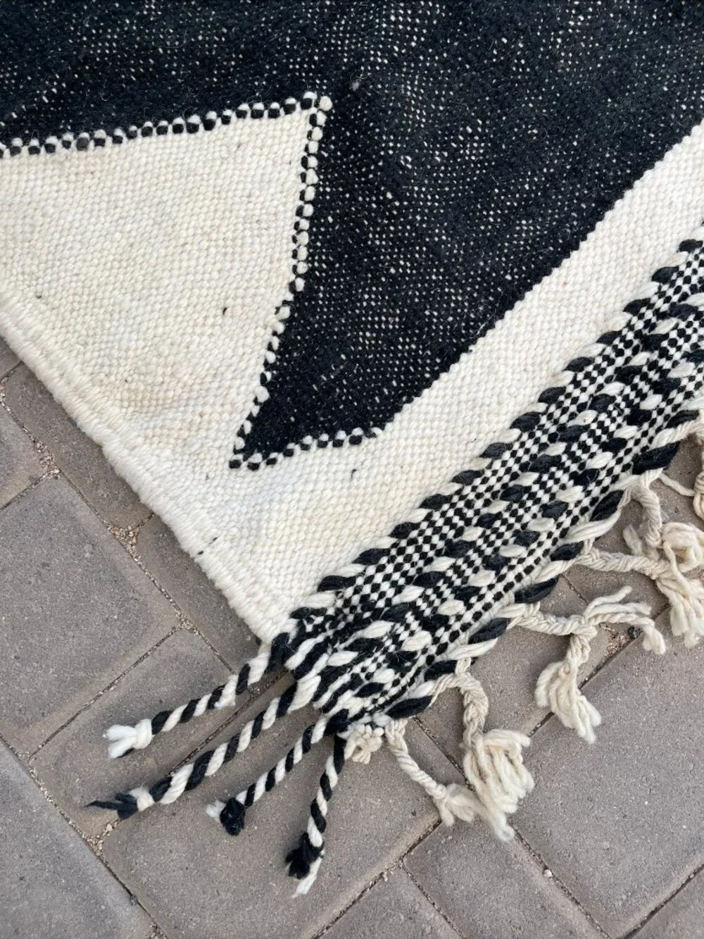 Handmade Moroccan Kilim rug - Picture 8 of 8